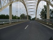 most přes řeku Rábu